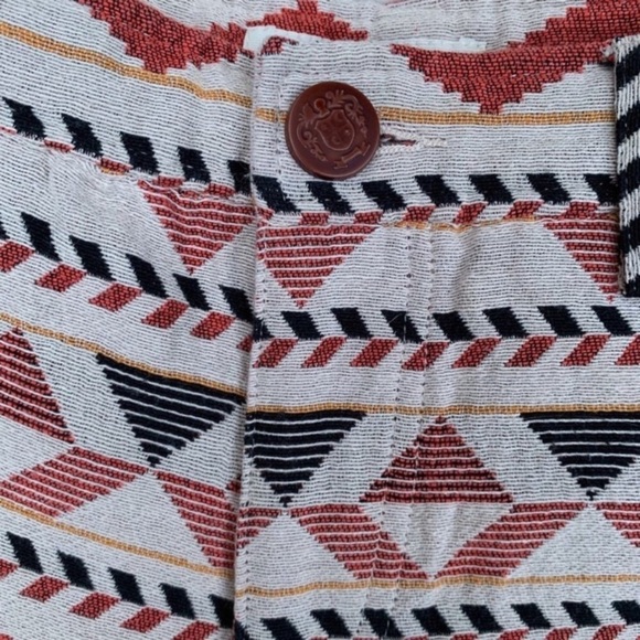 BB DAKOTA Anita Tribal Print Jacquard Textured Shorts - Picture 8 of 8